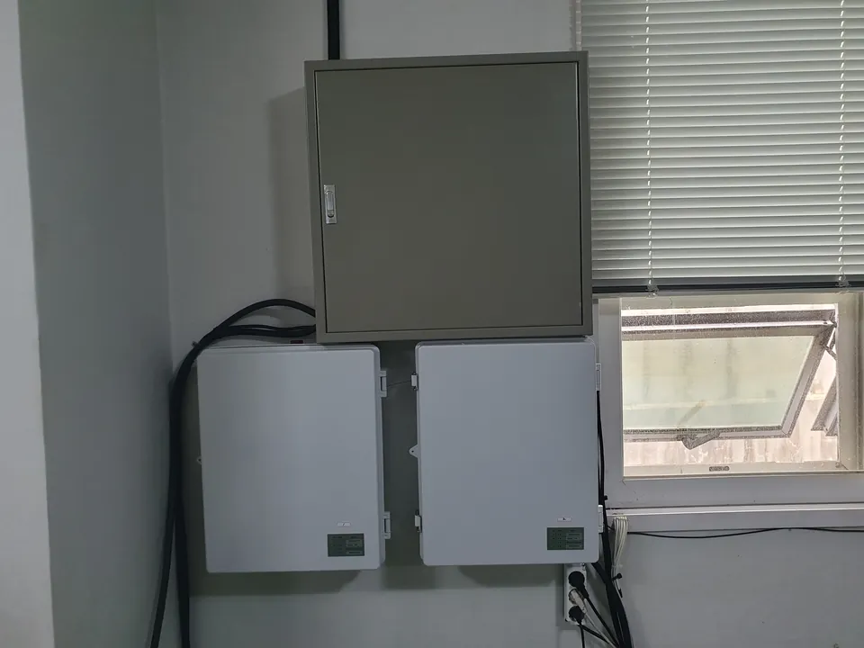 導入前の工場電気室にある既設の配電盤